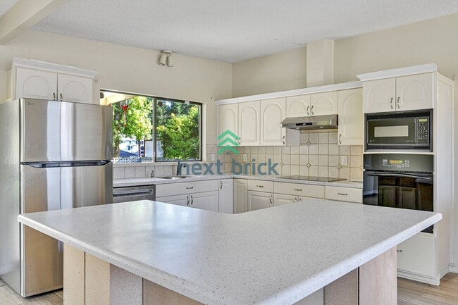 Building Photo - Beautiful home with 4 beds, 2 baths for rent