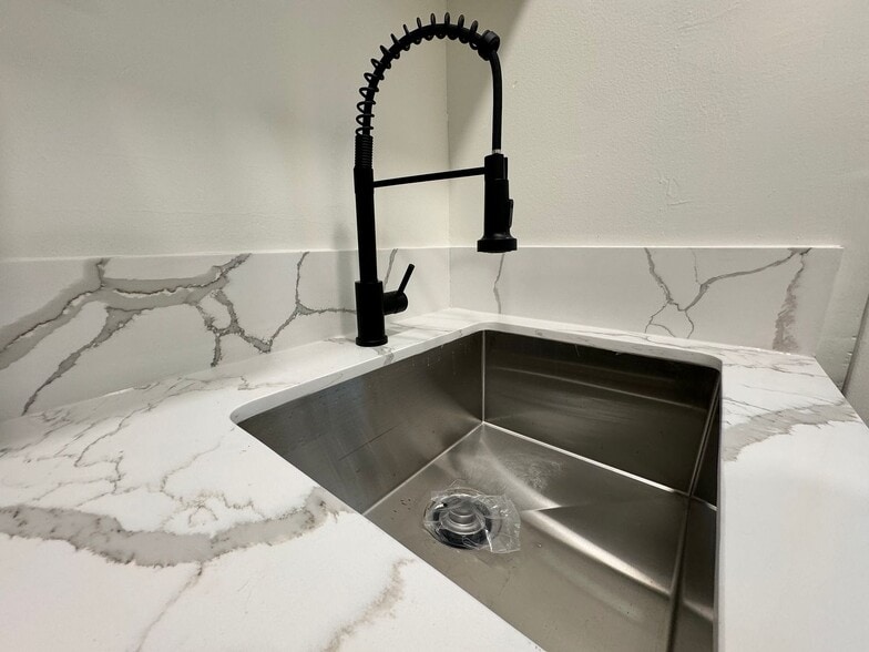 Building Photo - 3623 Keystone Av