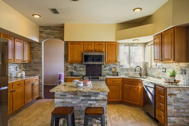 Building Photo - Large single family home on corner lot