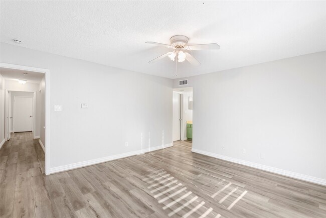 Building Photo - 781 Country Pl Dr