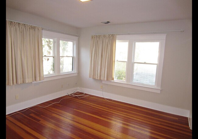 Building Photo - 205 Horizon Ave