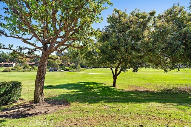 Building Photo - 31654 W Nine Dr