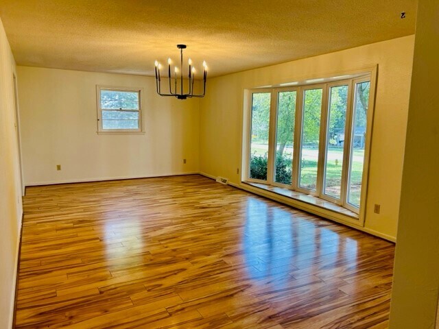 Building Photo - 2660 Tiffany St