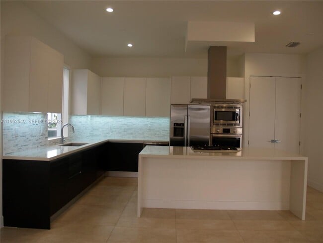 Building Photo - 10053 NW 76th Terrace