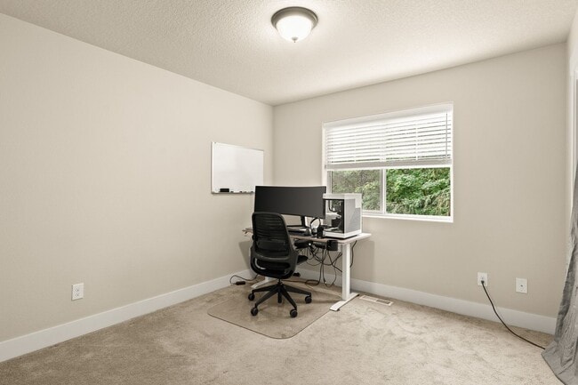 Building Photo - GORGEOUS SHERWOOD 3 BED/2.5 BATH+ OFFICE O...