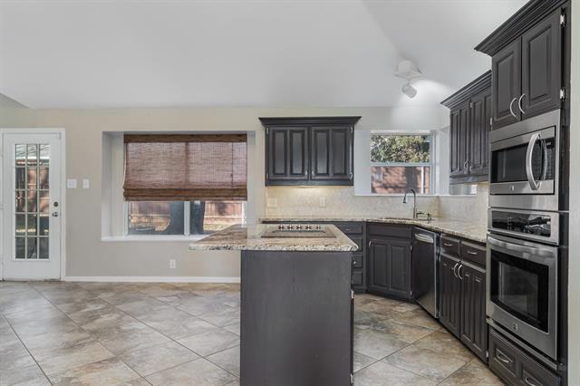 Building Photo - 2401 Hedgeapple Dr