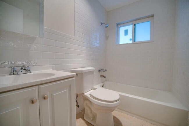 Building Photo - 715 N 58th Ave