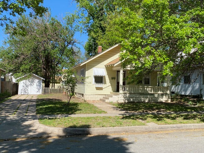 Primary Photo - 347 S Green St