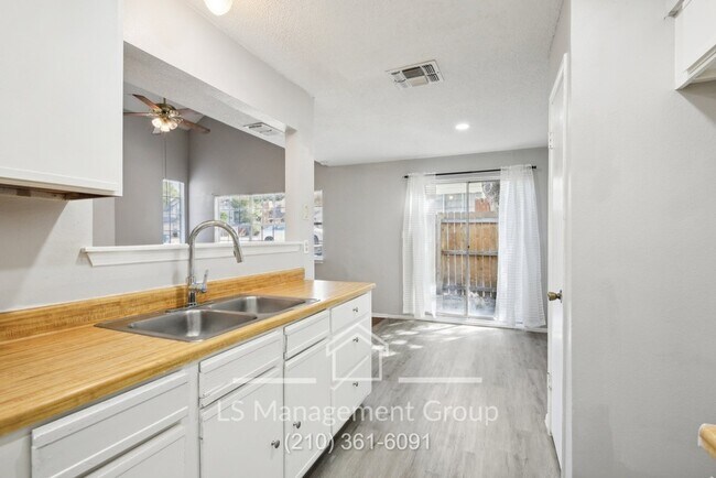 Building Photo - 6716 Windsor Hollow Dr