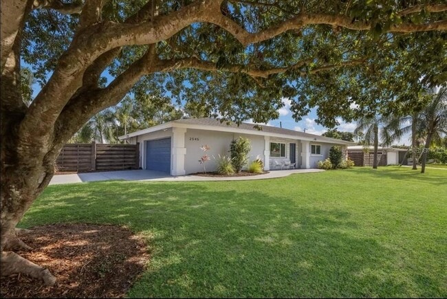 Primary Photo - 2545 Webber St