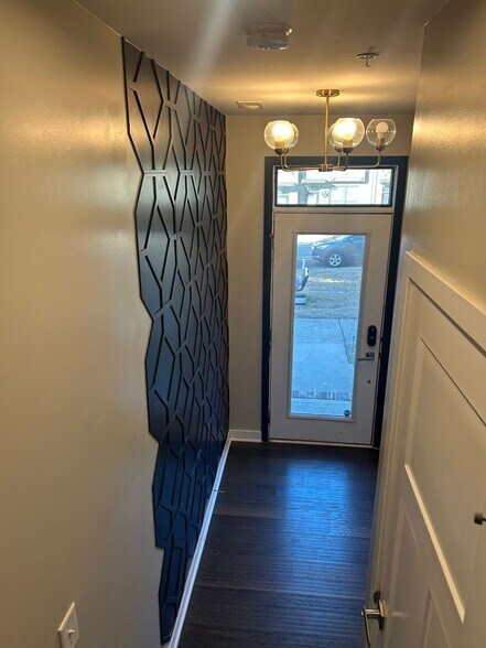 Building Photo - 317 Music Hall Wy