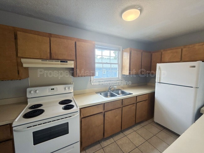 Building Photo - 40 Reid St