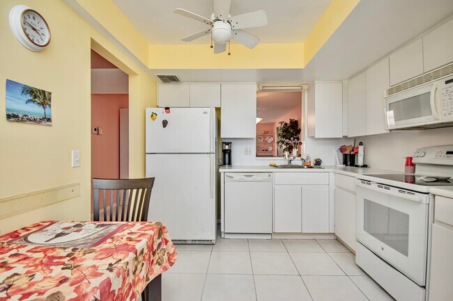 Building Photo - 14671 Bonaire Blvd