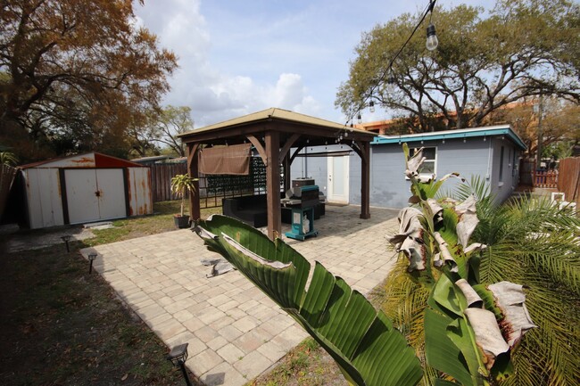 Building Photo - Incredible, completely remodeled FURNISHED...