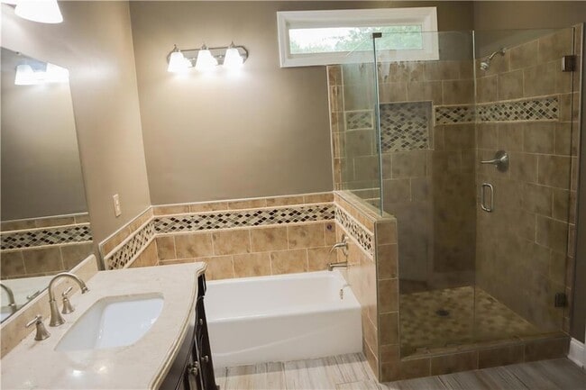 Building Photo - 1526 Lechemin Dr