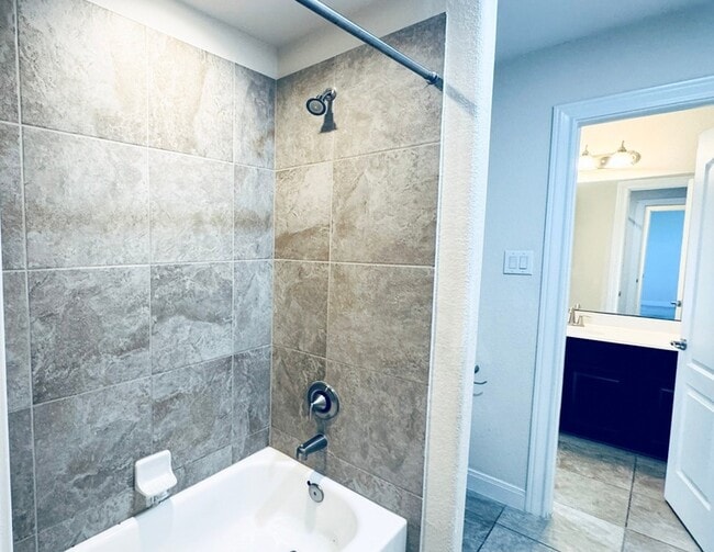 Building Photo - 1236 Laurel Lp