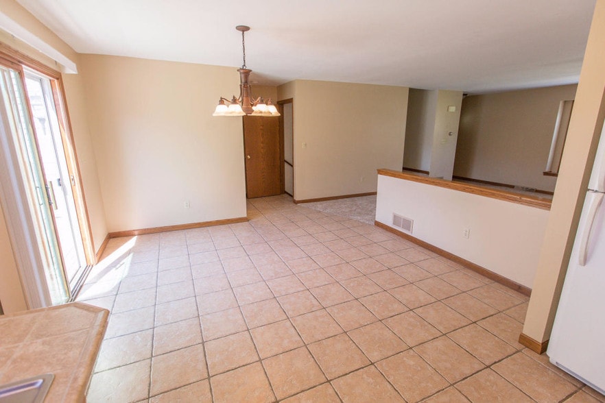 Dining Room Area - 288 Meadowcreek Dr