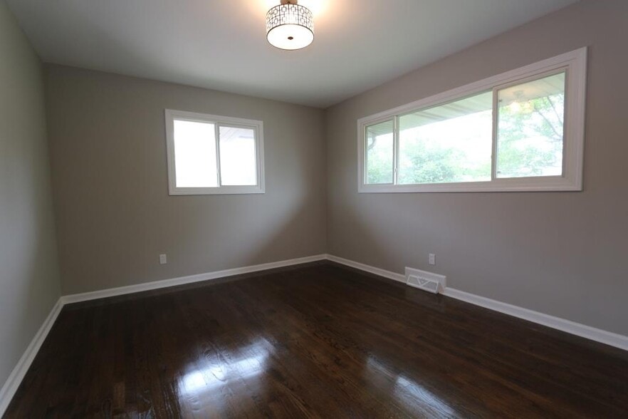 Building Photo - 3511 43rd Pl