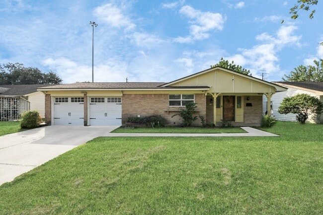 Building Photo - 7623 Barberton Dr