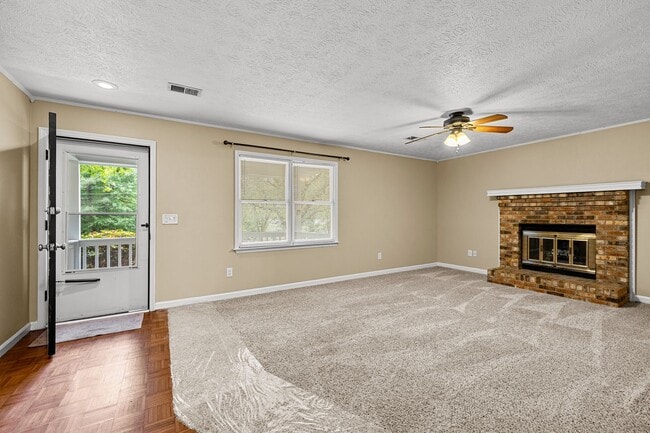 Building Photo - Immaculate 4BR Home with In Law Suite in Prime Location