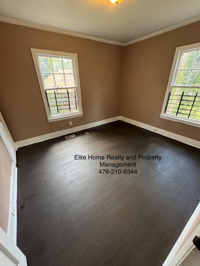 Primary Photo - 1220 Sylvian Dr