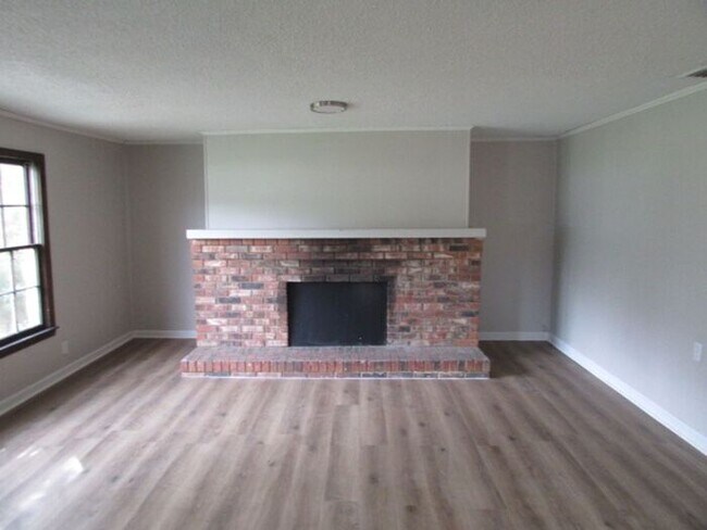 Building Photo - Coming soon!!