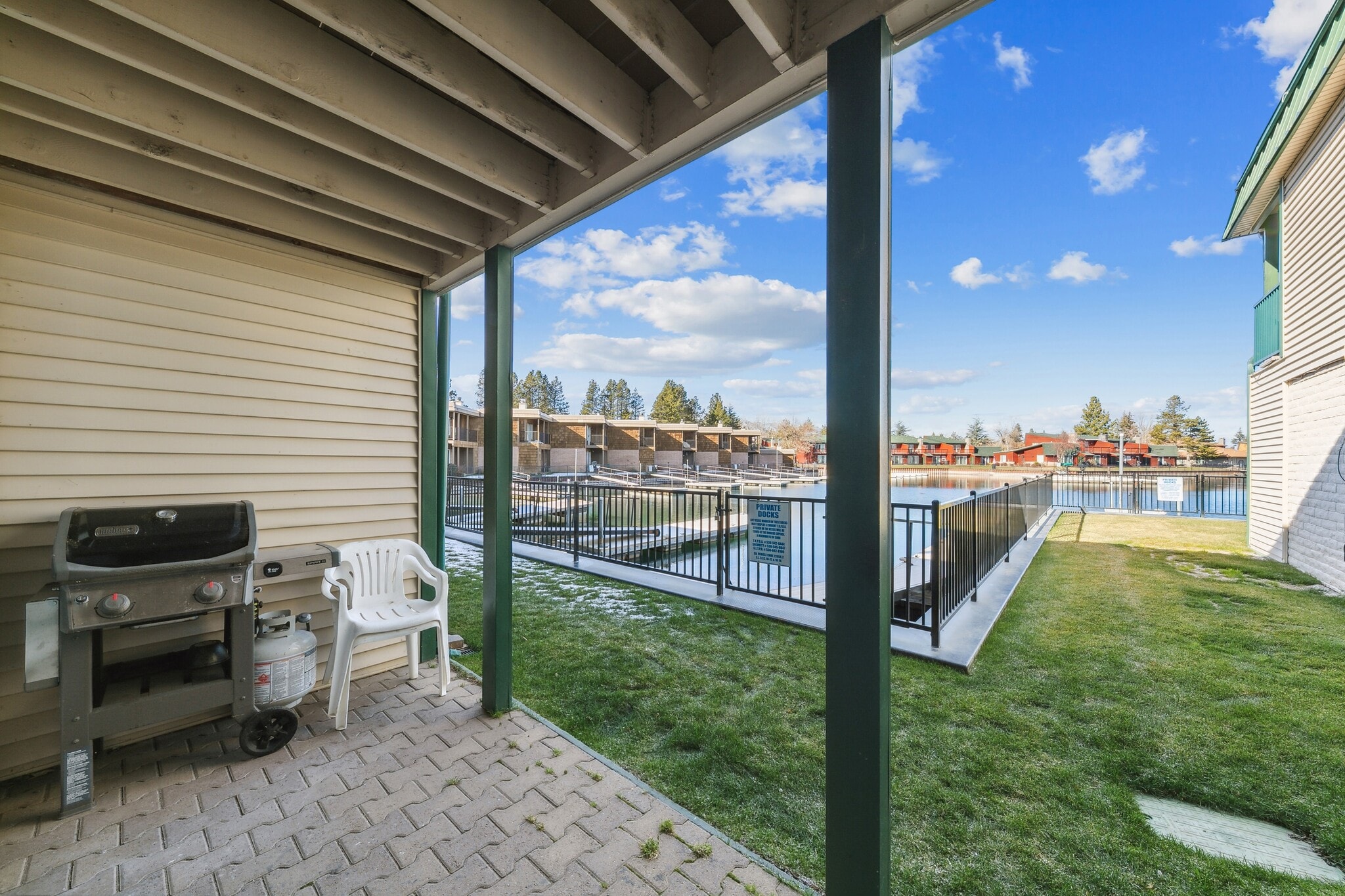 Building Photo - 439 Ala Wai Blvd