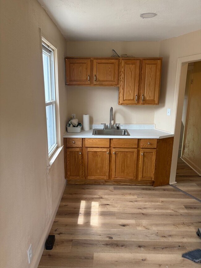 Building Photo - 2 possibly 3 bedroom bungalow with basement, newly remodeled