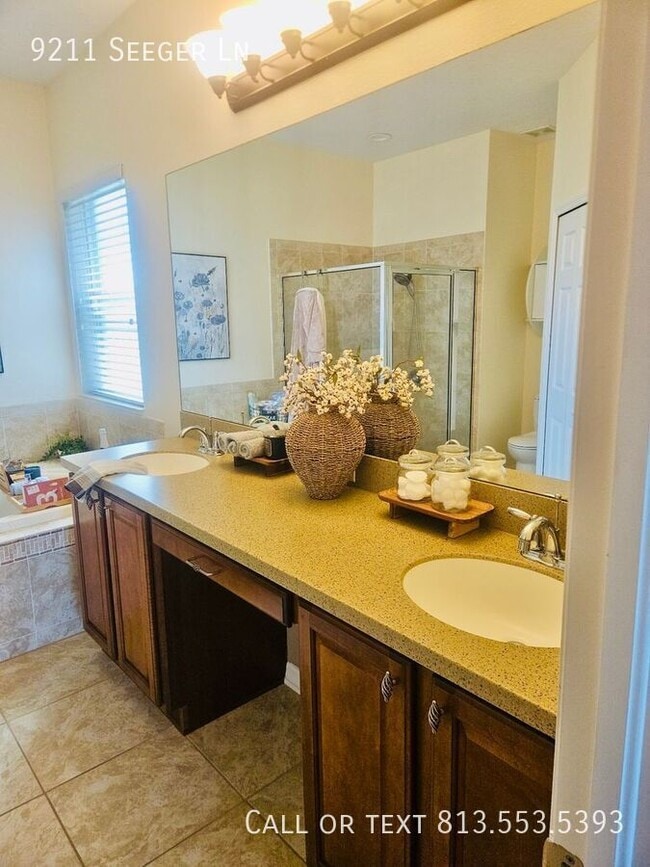 Building Photo - 9211 Seeger Ln