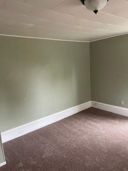 Building Photo - 493 Washington St