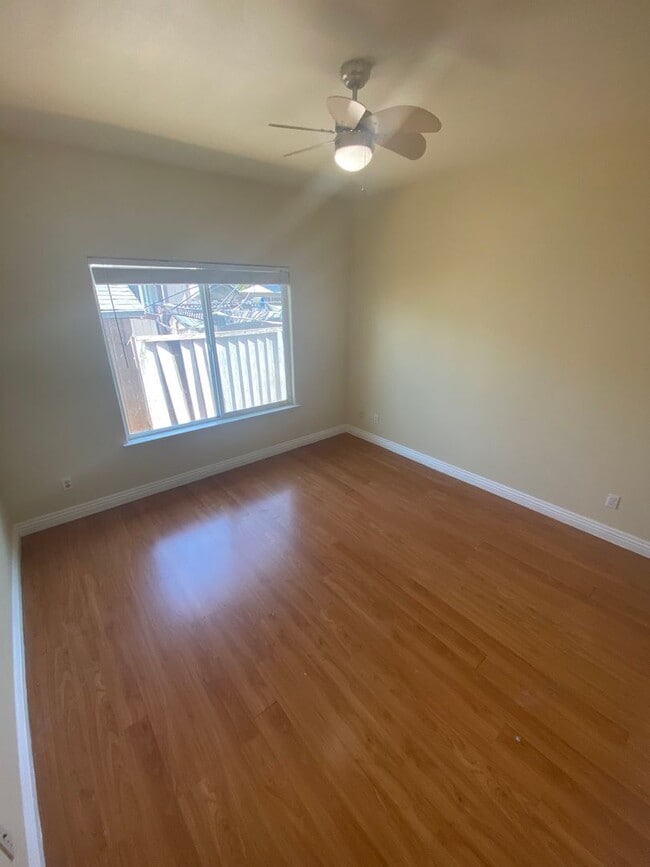 Building Photo - Advent - Three Bedroom House W/ Two Car Ga...