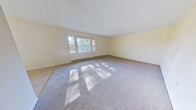 Building Photo - Apartment