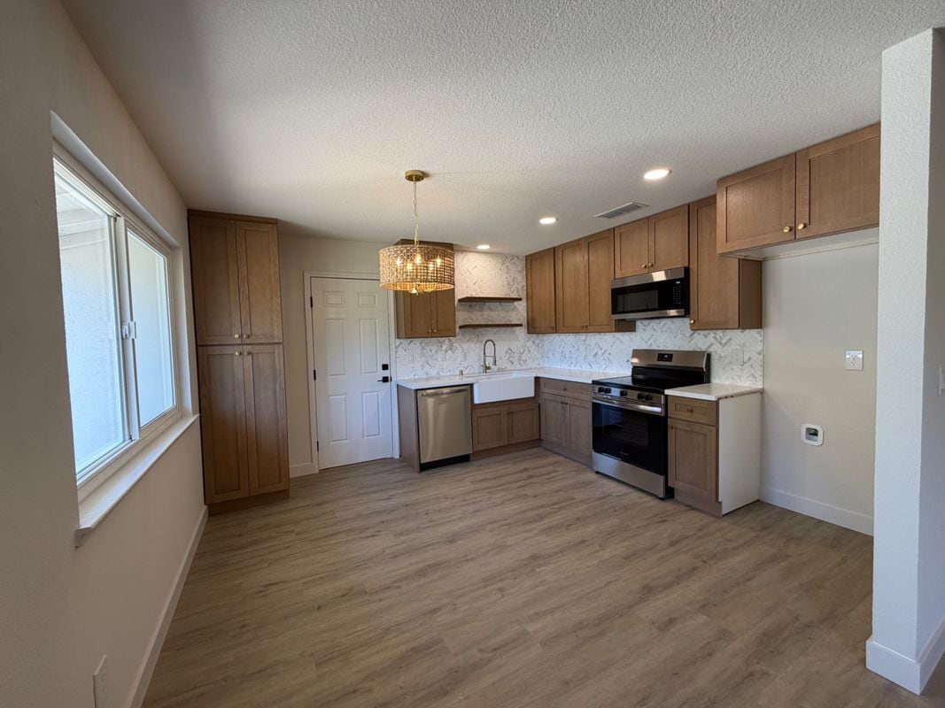 Building Photo - 8732 El Toreador Way