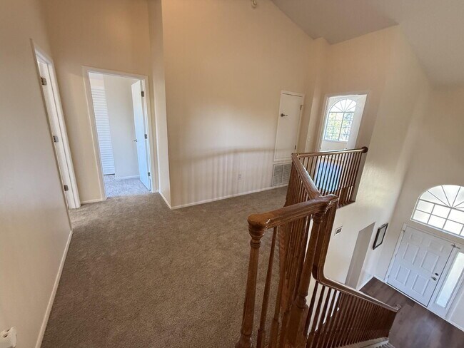 Building Photo - Beautifully remodeled 6 bedroom - 3 bath home in Summerfield Village