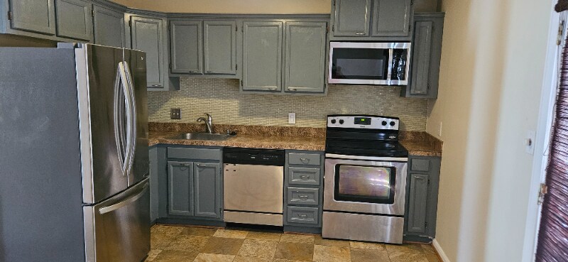 Building Photo - 103 Charleston Ct