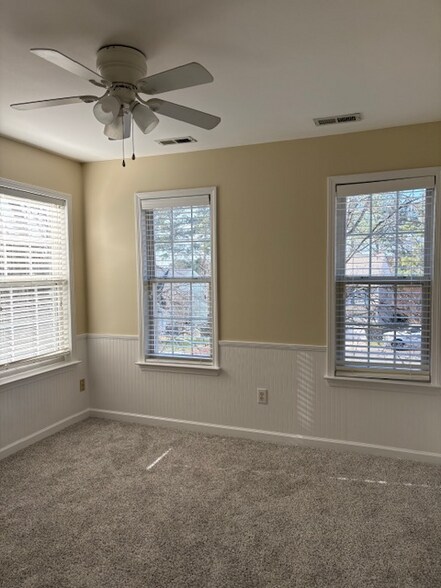 Building Photo - 8 Kilbreth Ave