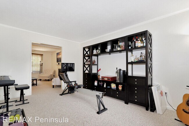 Building Photo - 4 br, 2.5 bath House - 304 Charity Lane