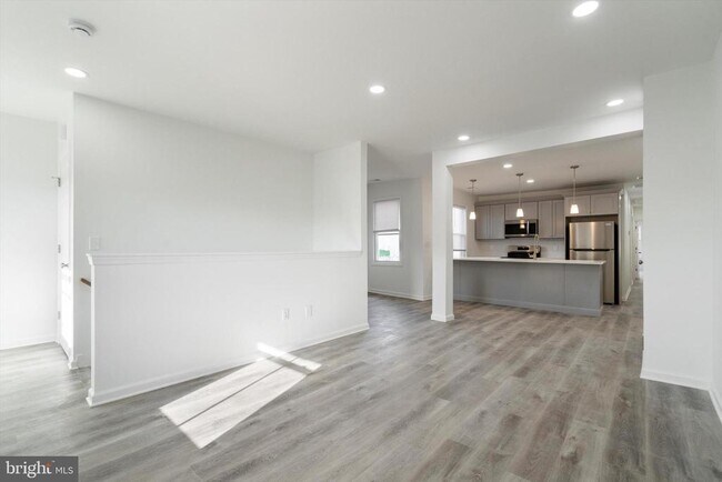 Building Photo - 146 Nassau St