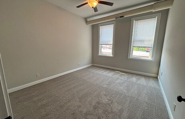 Building Photo - 3241 Jefferson Ave