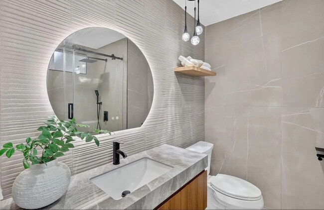 Building Photo - 5003 Valdez Ave