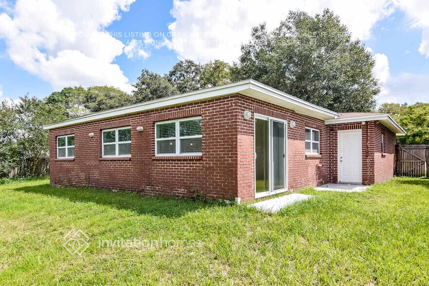 Building Photo - 1208 Lorie Cir
