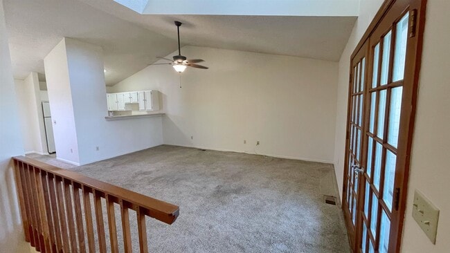 Building Photo - 105 Arricola Ave