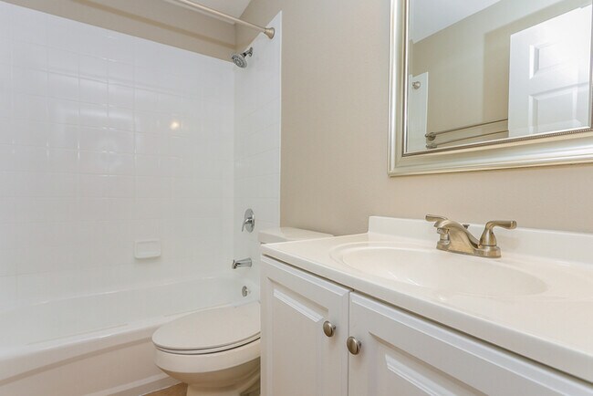 Building Photo - 3007 Summer House Dr