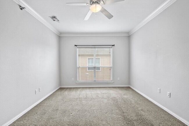Building Photo - 3119 Cedarplaza Ln