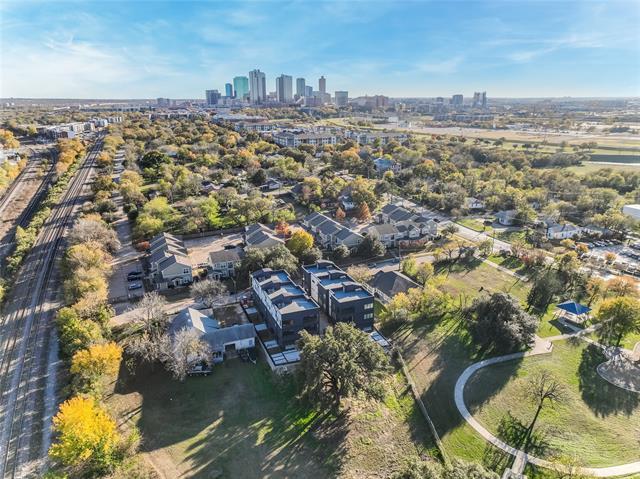 Building Photo - 1105 Poindexter St