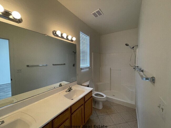 Building Photo - 3123 N Corrine Dr