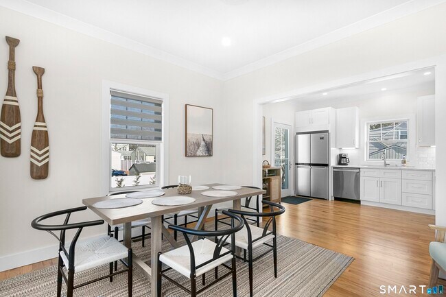 Building Photo - 12 Sandy Way