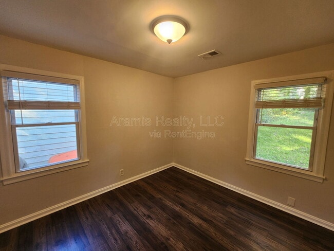 Building Photo - 2992 Palm Dr