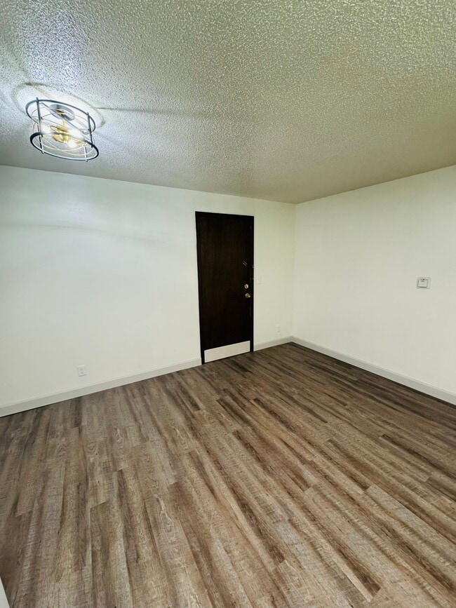 Building Photo - 429