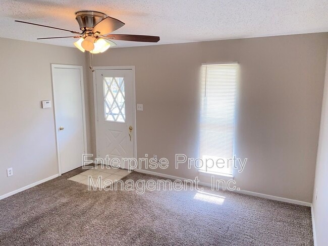 Building Photo - 4381 Howardcrest Dr